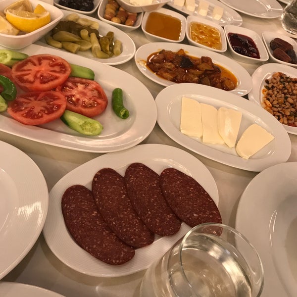 Das Foto wurde bei Gala Kaşıbeyaz von Ceren A. am 6/8/2017 aufgenommen