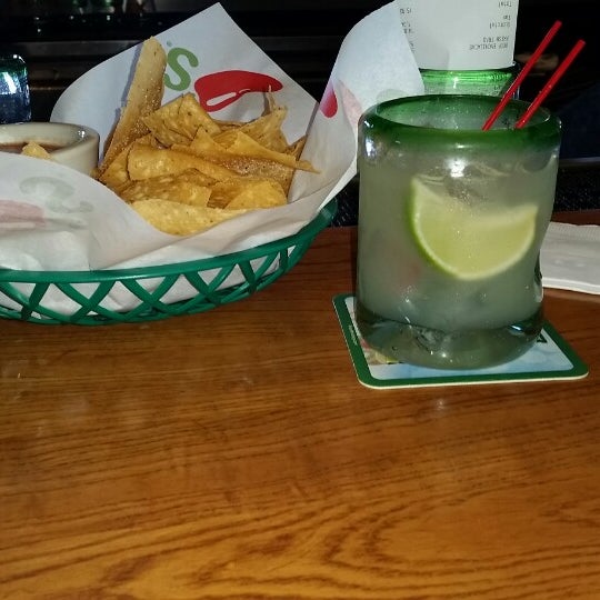Photo taken at Chili&#39;s Grill &amp; Bar by jeff h. on 8/30/2014
