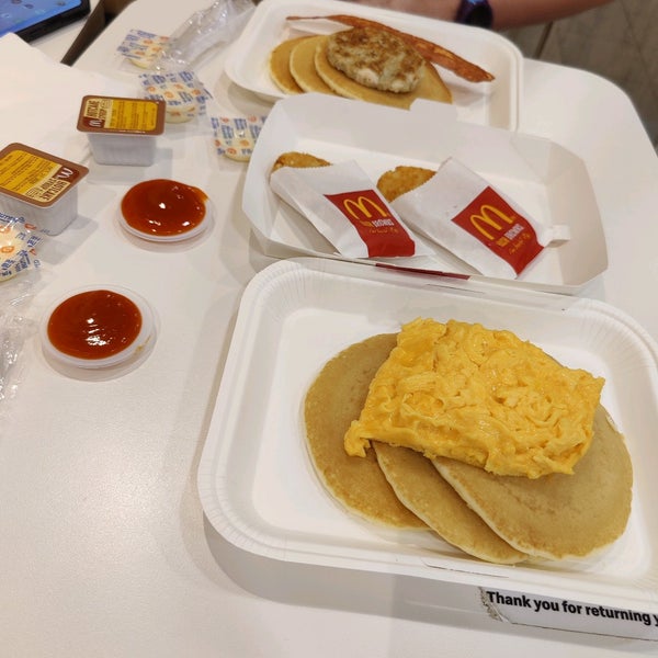 Mustvisit Fast Food Restaurants in Singapore