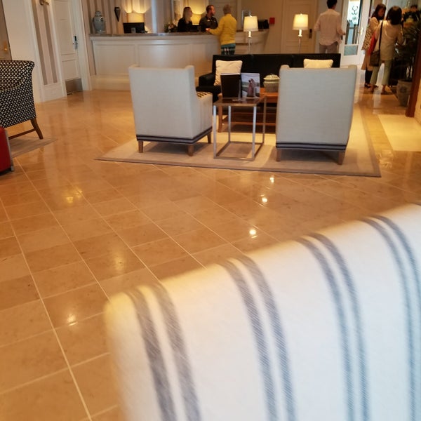 Photo taken at Woodmark Hotel and Still Spa by Chris H. on 8/13/2018
