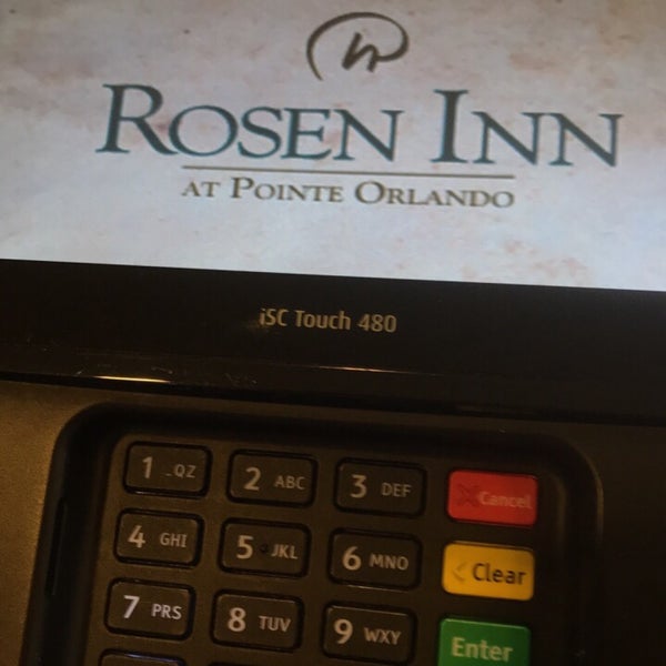 Das Foto wurde bei Rosen Inn at Pointe Orlando von ♰Jim K. am 2/10/2018 aufgenommen