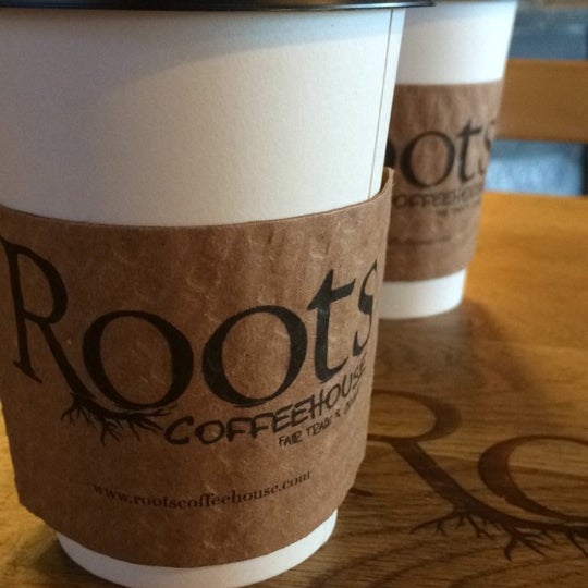 Photo taken at Roots Coffeehouse by Mayda A. on 10/15/2014