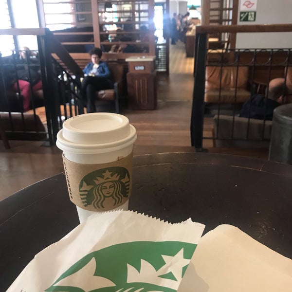 10/30/2018 tarihinde Tatiane V.ziyaretçi tarafından Starbucks'de çekilen fotoğraf
