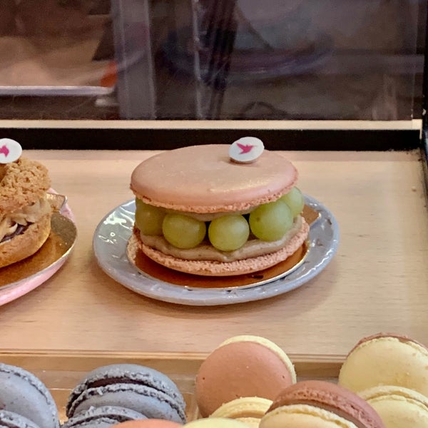 10/27/2019にOleksandr K.がChez Dodo - Artisan Macarons &amp; Caféで撮った写真