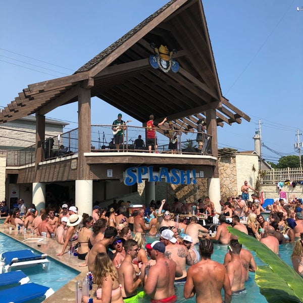 Splash SwimUp Bar And Pool PutinBay OH