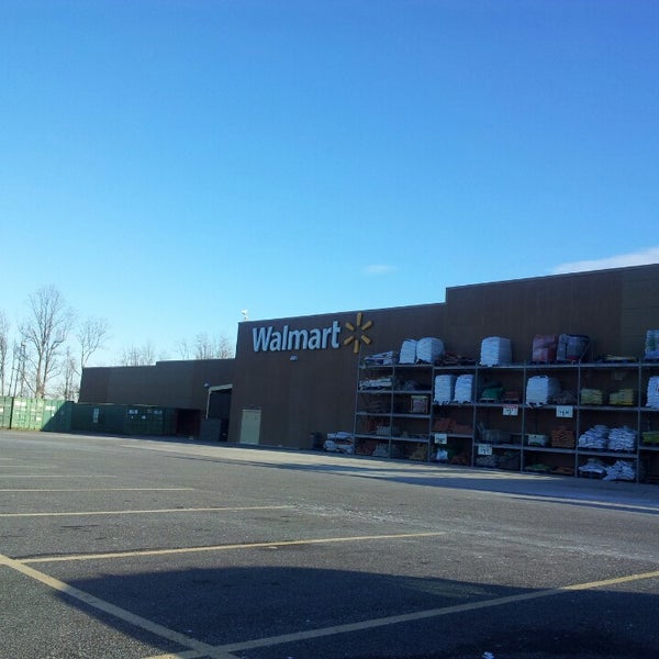 次での写真：Walmart Supercenter Fallston、MD