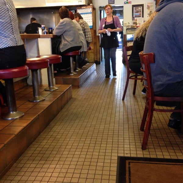 4/4/2014にD L.がChuck&#39;s Hamburgersで撮った写真