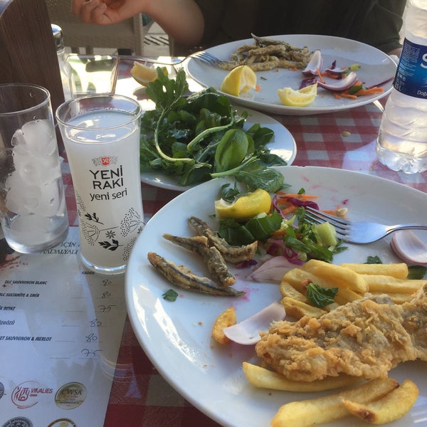 Photo taken at Köşem Pub &amp; Cafe by ihsan ö. on 9/27/2017