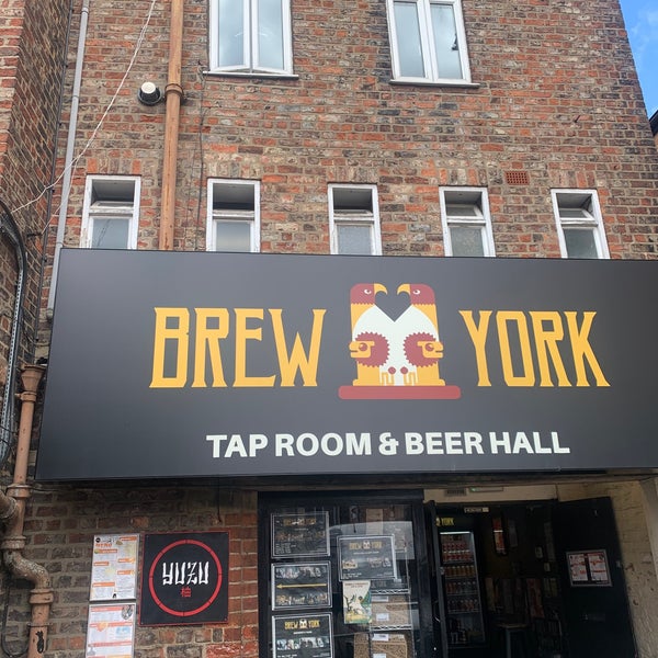 รูปภาพถ่ายที่ Brew York Craft Brewery &amp; Tap Room โดย Nick P. เมื่อ 6/8/2023