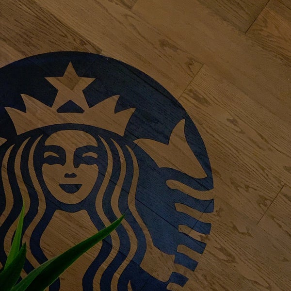 Foto scattata a Starbucks da Firas 🦅 il 1/19/2023