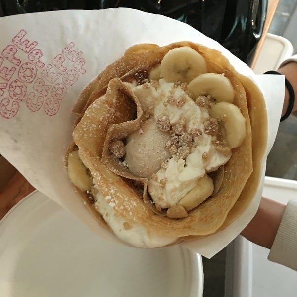Enjoyed the banana / Nutella crêpe. Good mix of ingredients in a well made crêpe.
