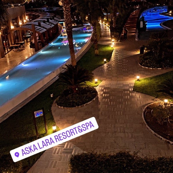 รูปภาพถ่ายที่ Aska Lara Resort &amp; SPA โดย Tayfun Y. เมื่อ 12/1/2022