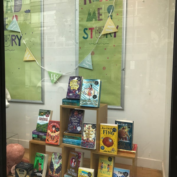 Waterstones Kensington and Chelsea 3941 Notting Hill Gate