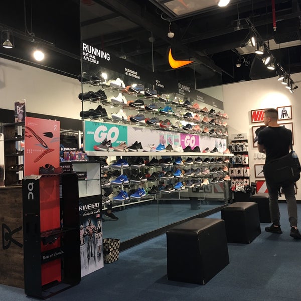 ari running outlet