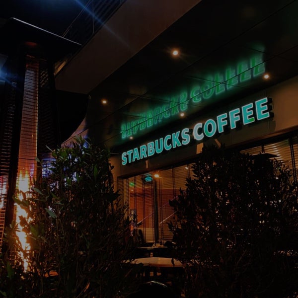 Das Foto wurde bei Starbucks von Eng.Dakheel👨🏻‍✈️🐎 am 2/28/2023 aufgenommen