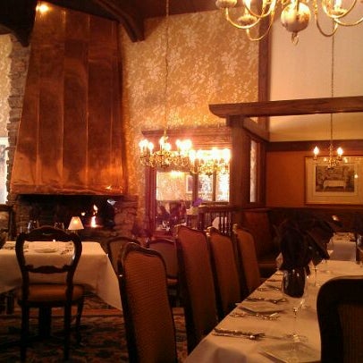 Снимок сделан в The Briarwood Inn Restaurant пользователем Laura Kay R. 2/18/2012