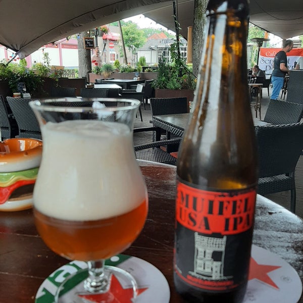 Café Sergeant Peppers 298 ziyaretçidan 3 tavsiye