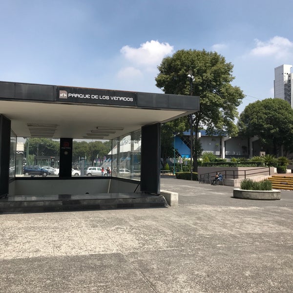 Fotos en Metro Parque De Los