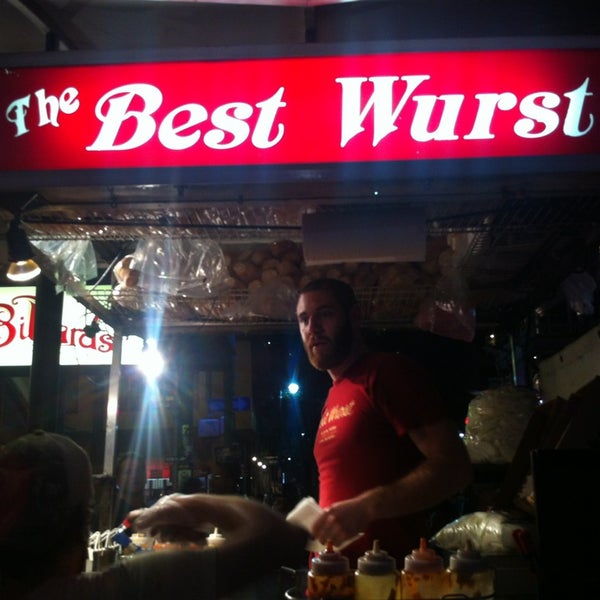 Foto tirada no(a) The Best Wurst por Julian J. em 3/17/2013
