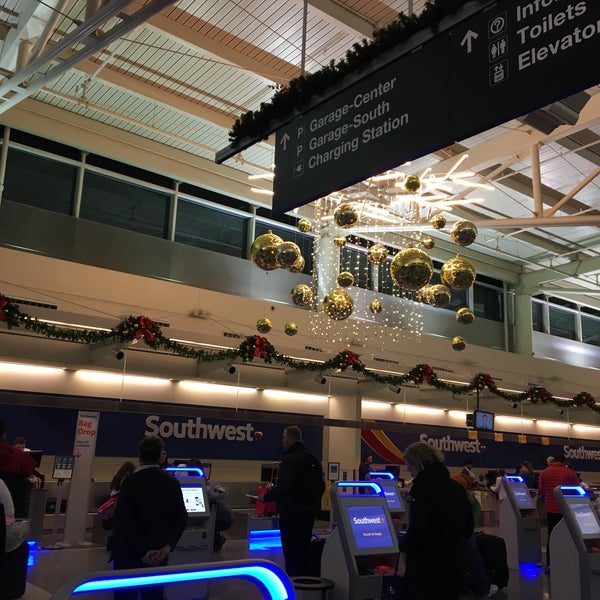 Photos at Southwest Airlines Curbside Checkin Midway Airport