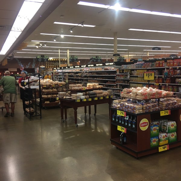 Dillons Grocery Store in Manhattan