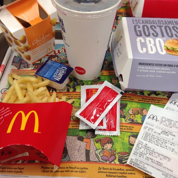 Foto tomada en McDonald&#39;s  por Isabela M. el 7/29/2013