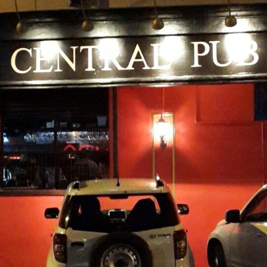 7/13/2013にEric P.がCentral Pubで撮った写真