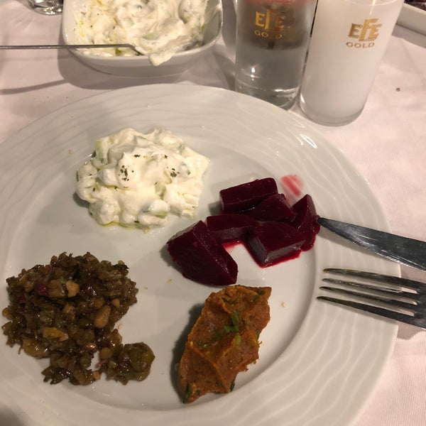 Снимок сделан в Şirnaz Ocakbaşı Restaurant пользователем Saylan S. 10/12/2020