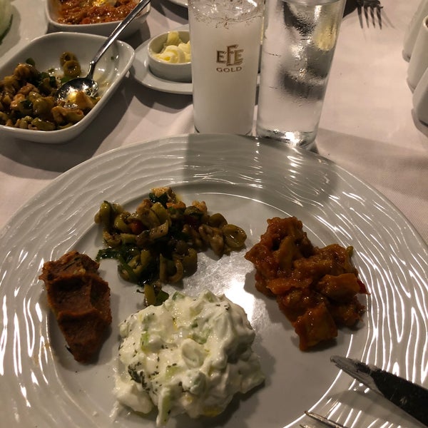 Das Foto wurde bei Şirnaz Ocakbaşı Restaurant von Saylan S. am 10/16/2020 aufgenommen