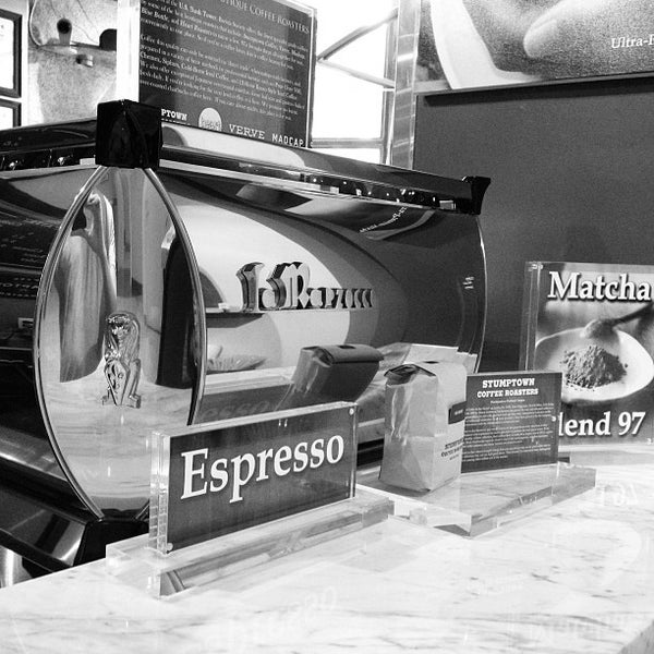 Photo prise au Barista Society Coffee Boutique par Charn B. le8/18/2013