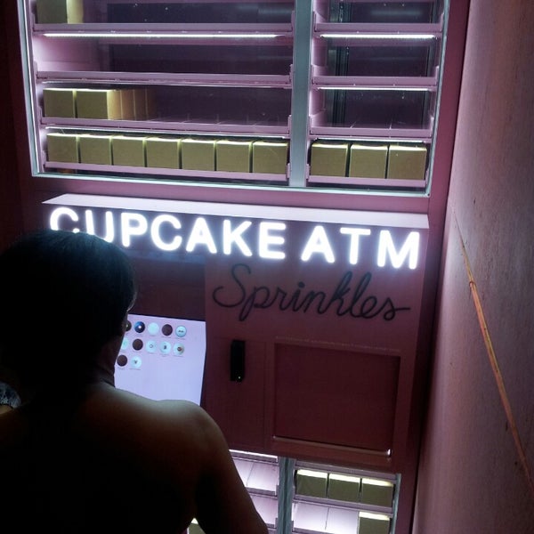 Albums 91+ Pictures Sprinkles Cupcakes Vending Machine Chicago Photos