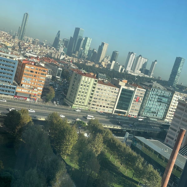 Foto tirada no(a) Fairmont Quasar Istanbul por ali em 11/7/2023