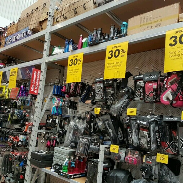 The Warehouse Department Store in Pakuranga