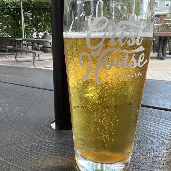 Photo taken at Grist House Craft Brewery by Suzanne B. on 7/20/2022