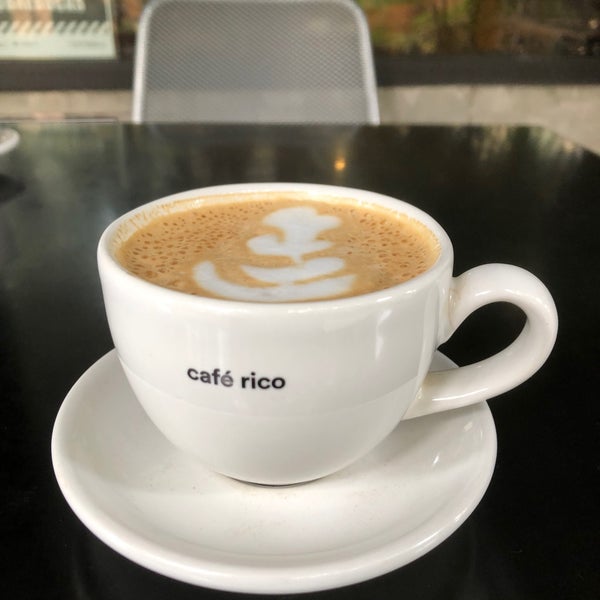 8/18/2021 tarihinde Tob Z.ziyaretçi tarafından Buna - Café Rico'de çekilen fotoğraf