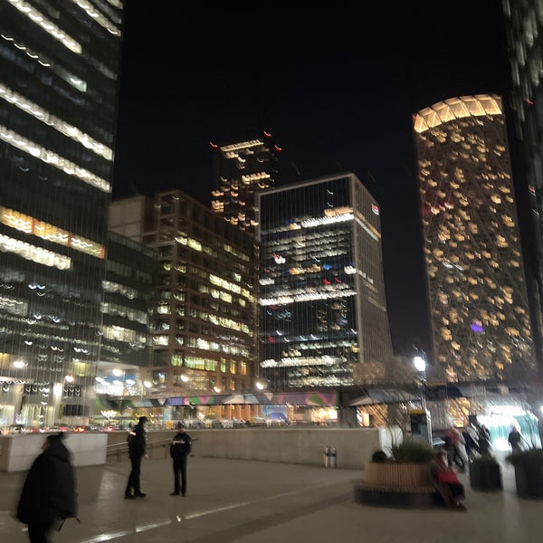 Photo taken at Canary Wharf by Jonathan L. on 11/24/2022