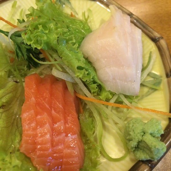Photo taken at Itoshii sushi by Gabriela    L. on 2/1/2015