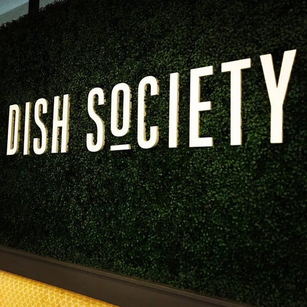 Foto tirada no(a) Dish Society por Dy L. em 4/17/2018