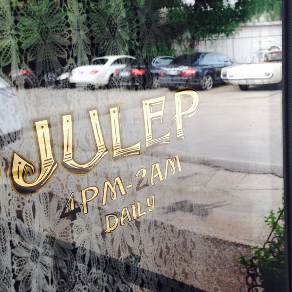 รูปภาพถ่ายที่ Julep โดย Dy L. เมื่อ 6/9/2015
