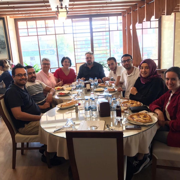 Foto diambil di Yeşil Ayder Restaurant oleh Huriye D. pada 9/30/2019
