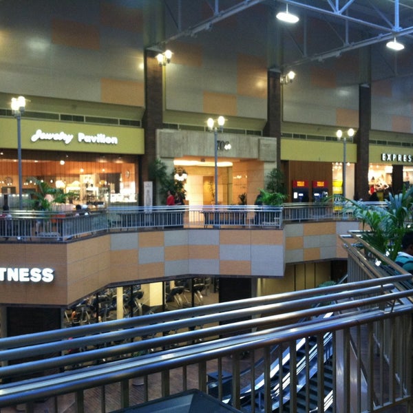 Macy's Plaza Shopping Mall in Financial District