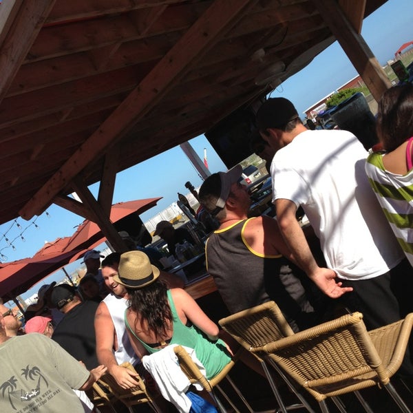 7/5/2013에 Cape Couriers님이 Harry&#39;s Ocean Bar &amp; Grille에서 찍은 사진