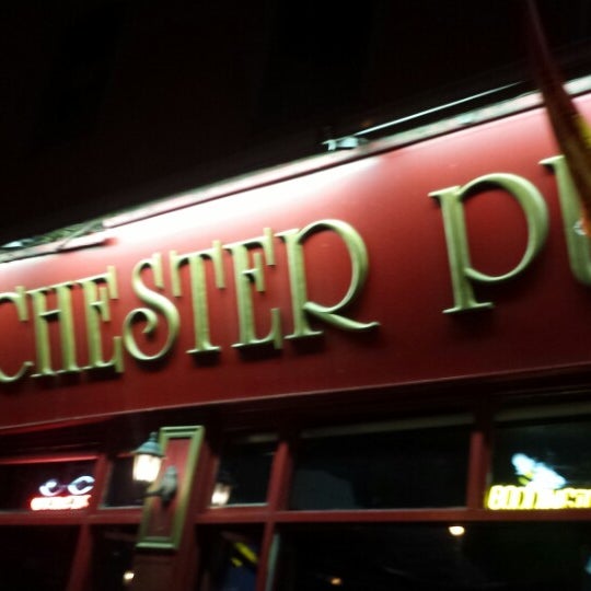 รูปภาพถ่ายที่ Manchester Pub โดย Anupam T. เมื่อ 8/3/2014