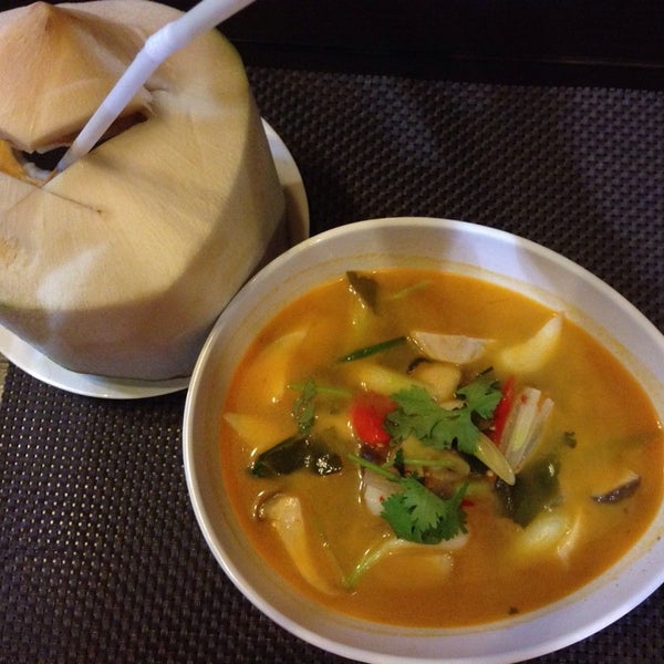 Das Foto wurde bei Khaw Glong Restaurant von EmiliyaM am 8/22/2014 aufgenommen