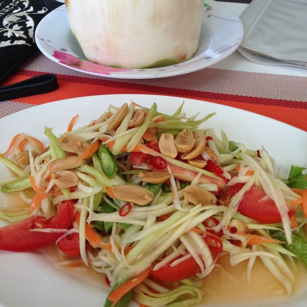 6/28/2013 tarihinde EmiliyaMziyaretçi tarafından Khaw Glong Restaurant'de çekilen fotoğraf
