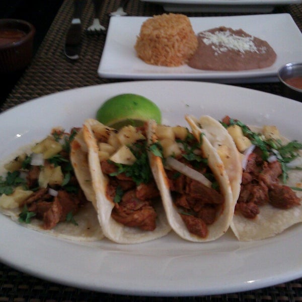 Снимок сделан в Two Lizards Mexican Bar &amp; Grill пользователем Mari M. 7/10/2013