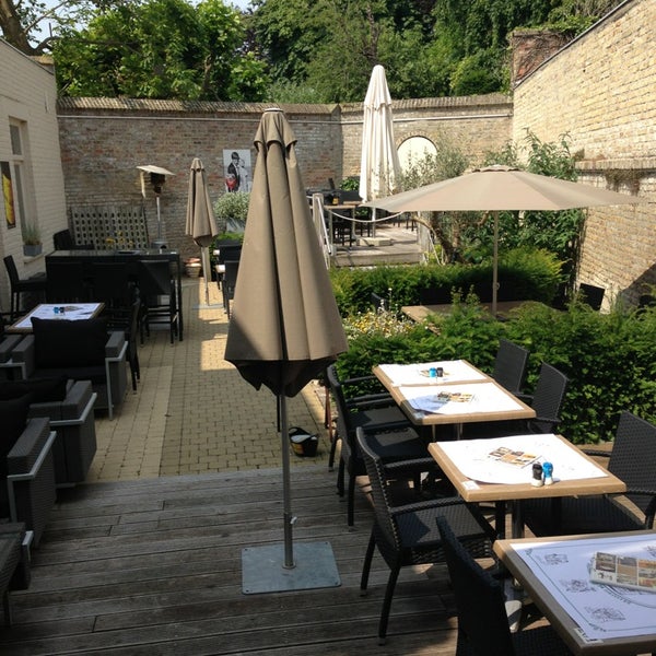 7/13/2013 tarihinde Marie ✌️ M.ziyaretçi tarafından Brasserie Christophe'de çekilen fotoğraf