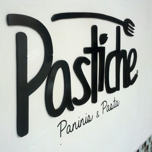 Foto tirada no(a) Pastiche Restaurante por Yoya P. em 10/24/2013