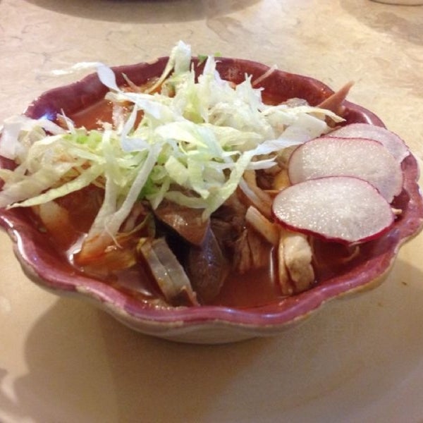 รูปภาพถ่ายที่ Cenaduria El Buen Pozole โดย Carlos A. เมื่อ 10/27/2013