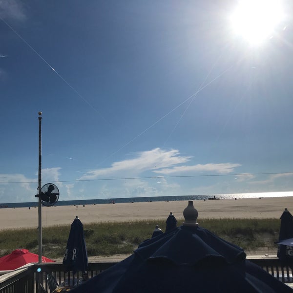 Снимок сделан в Sloppy Joe&#39;s On The Beach пользователем Kelley G. 9/8/2018